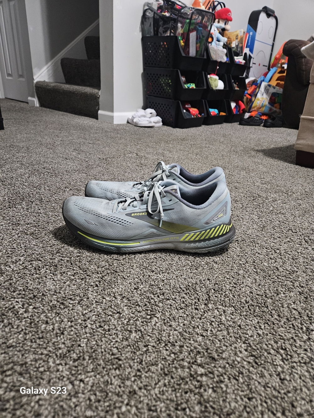 Brooks Adrenaline GTS 23 Gray Lime Running Shoes Men’s Size 13 Athletic Sneakers